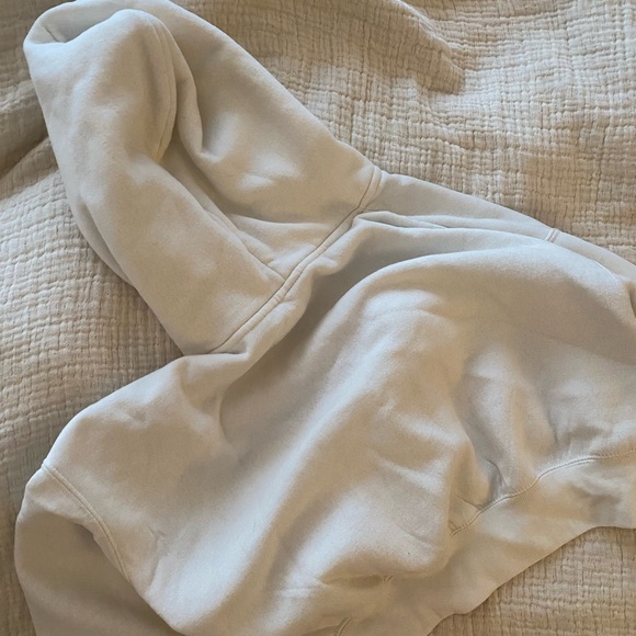 J.O & Co. Cropped Zip up - Picture 5 of 6